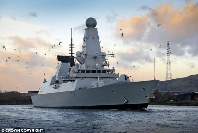 Chiến hạm tàng hình HMS Defender của Hải quân Anh