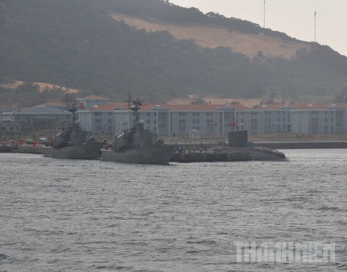 Lễ thượng cờ tàu ngầm HQ-182 Hà Nội tại quân cảng Cam Ranh - Ảnh: Mai Thanh Hải