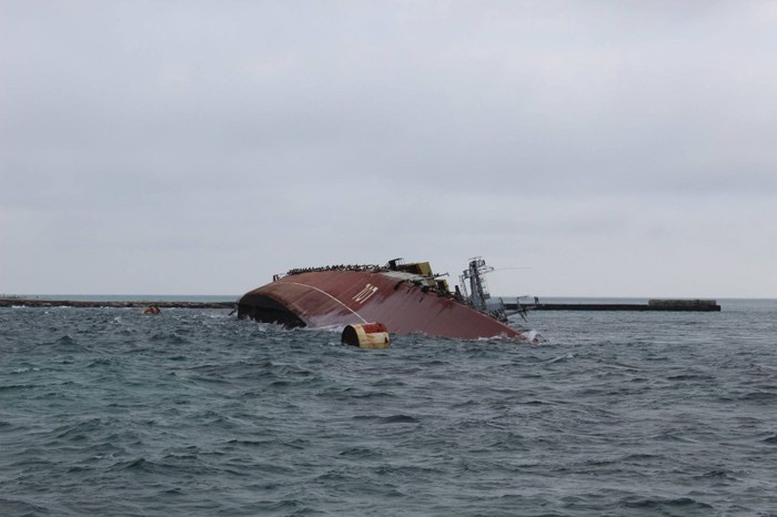 Vịnh Donuzlav đã bị phong tỏa bởi hành động đánh đắm tàu