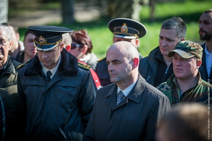 Một số người được cho là các sỹ quan của lực lượng biên phòng Ucraine