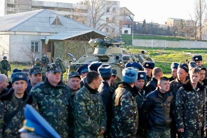 Quân nhân Ucraine được yêu cầu tập trung ra ngoài căn cứ