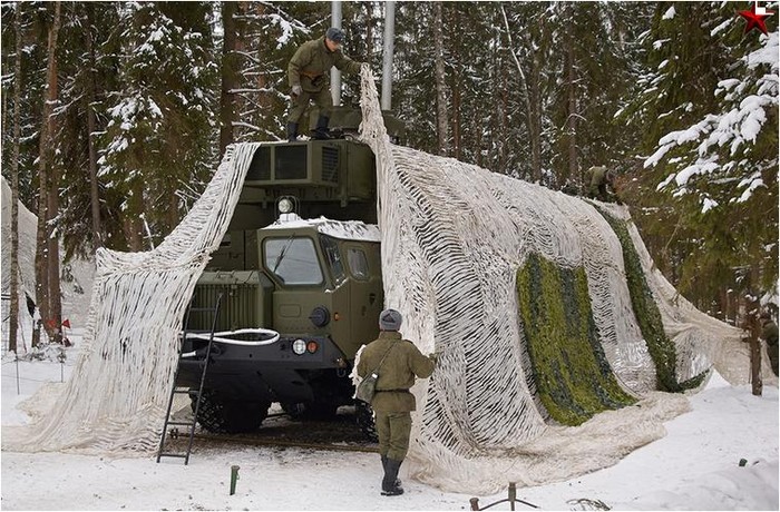 Ngụy trang xe quân sự của lực lượng tên lửa chiến lược Nga