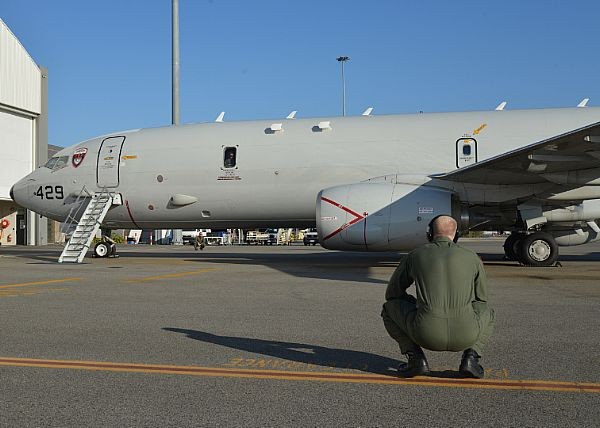 Máy bay VP-16 của phi đội tuần tra, Hải quân Australia vẫn đang tiếp tục tìm kiếm manh mối xác chiếc máy bay MH-370 của Malaysia bị mất tích