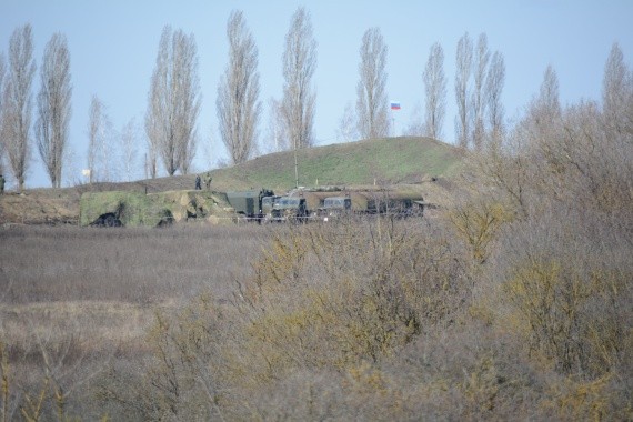 Hình ảnh mới nhất chụp hôm 3/4/2014 cho thấy các trang bị quân sự của Nga tập kết ở Belgorod ngay sát biên giới Ucraine. Hình ảnh do các nhân chứng cung cấp