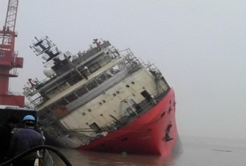 Tàu &quot;Dầu khí Hải dương 682&quot; bị nghiêng hôm hạ thủy 14/1/2012, đến ngày 19/1/2012 thì hạ thủy thành công