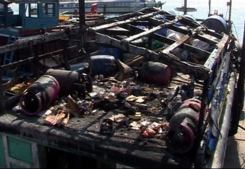 Tàu bắn cháy tàu cá của ngư dân Việt Nam năm 2013