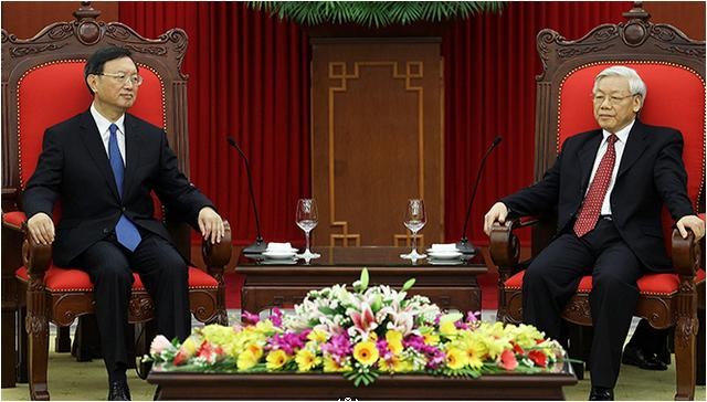 Ngày 18 tháng 6 năm 2014, Tổng bí thư Nguyễn Phú Trọng tiếp chuyện ông Dương Khiết Trì