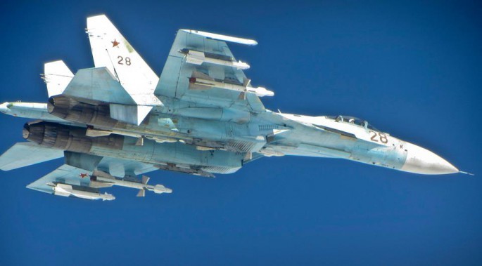Su-27 của Nga mang đầy vũ khí khi bay trên vùng Biển Baltic