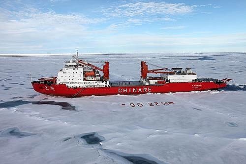 Tàu phá băng khảo sát khoa học Tuyết Long, Trung Quốc tại Bắc Băng Dương (ảnh tư liệu)