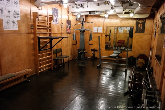 Phòng gym của các thủy thủ, nơi đây là chỗ để họ rèn luyện thể lực