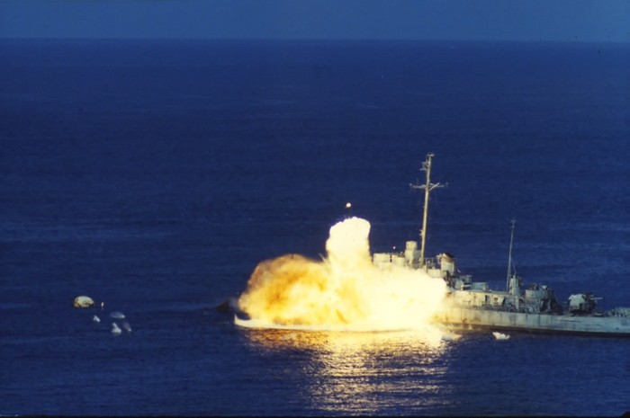 Tên lửa chống hạm Harpoon do Mỹ chế tạo bắn trúng mục tiêu trong thử nghiệm diệt khu trục hạm