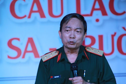 Trung tướng Phạm Văn Dỹ, Chính ủy Quân khu 7