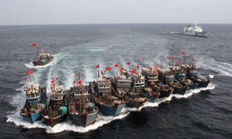 Tàu cá TQ kết thành khối hòng chống lại sự truy bắt của bảo vệ bờ biển Nhật Bản (ảnh tư liệu minh họa)