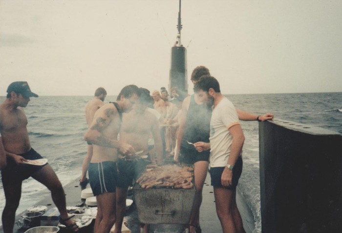 Đôi khi cũng có các cuộc picnic ngay trên nóc tàu ngầm được tổ chức