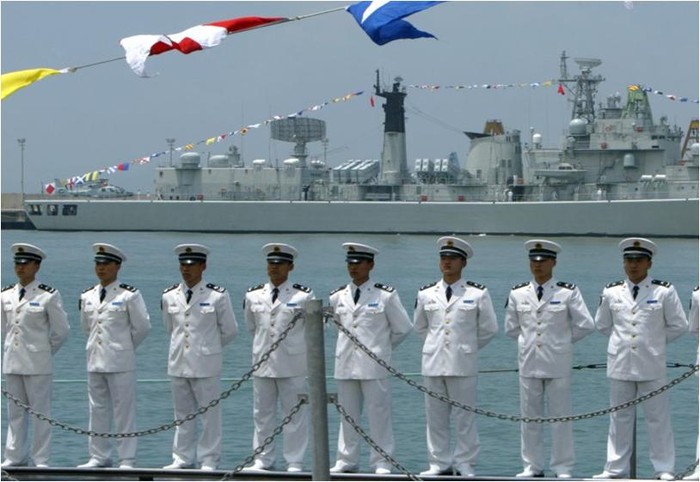 Quân sỹ Hải quân TQ đóng ở căn cứ Ngong Shuen Chau ở Hồng Kông