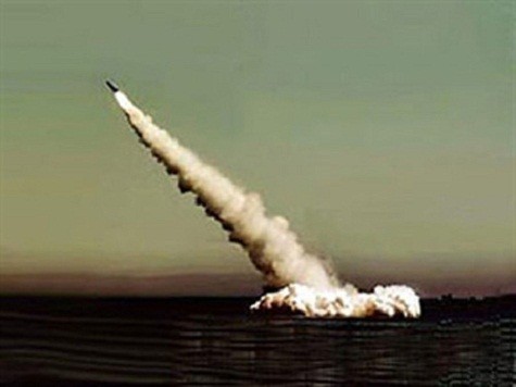 Hình ảnh thử nghiệm phóng tên lửa Bulava với tàu ngầm Yury Dolgoruky