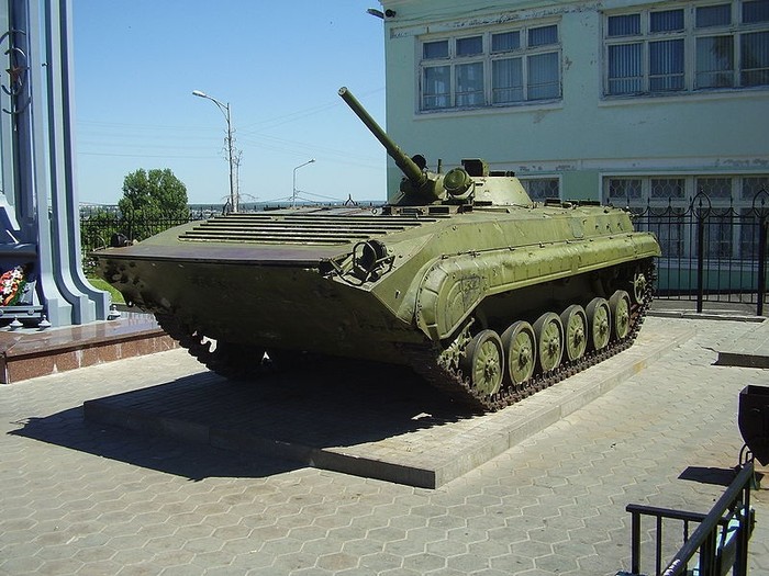 BMP-1 có hỏa lực mạnh với pháo 73mm, bệ phóng tên lửa chống tăng, khả năng cơ động nhanh và linh hoạt trong tác chiến