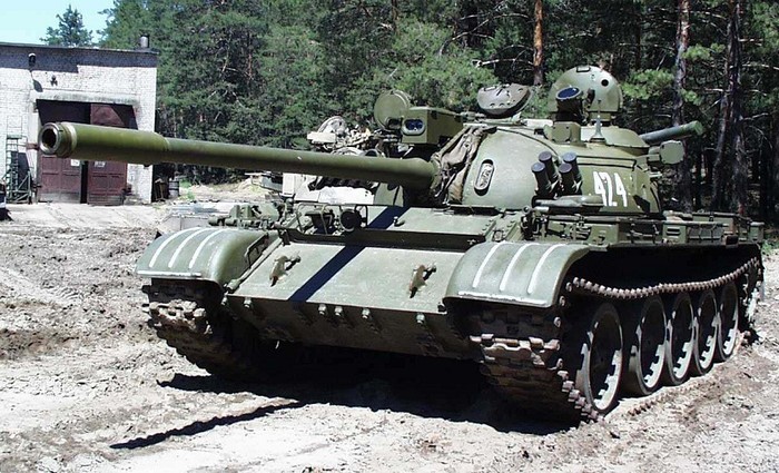 Xe tăng T-59 được Iran cải tiến với các thiết bị kiểm soát hỏa lực, giáp bảo vệ và có nòng pháo xoắn cỡ 105mm và khả năng cơ động nhanh.