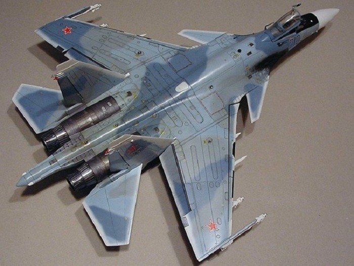 Mô hình máy bay Su-35