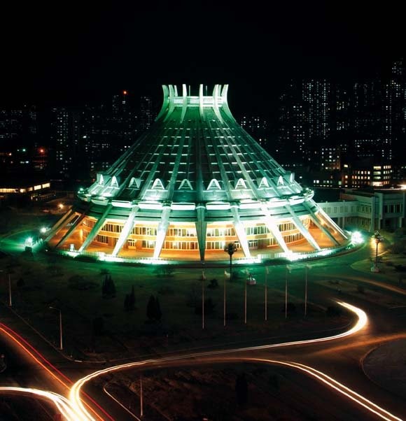 Sân băng Bình Nhưỡng được xây dựng vào năm 1981 với 6000 chỗ ngồi.