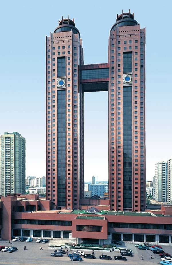 Khách sạn Koryo ở Bình Nhưỡng cao 500 feet (tương đương hơn 152m - PV) là khách sạn cao thứ hai ở Triều Tiên.