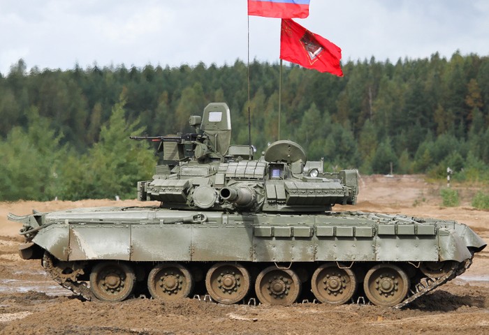 T-80 được mạnh danh là "xe tăng bay" bởi tốc độ tối đa lên tới 80 km/giờ