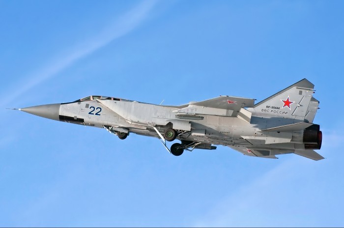 Tiêm kích đánh chặn siêu âm MiG-31
