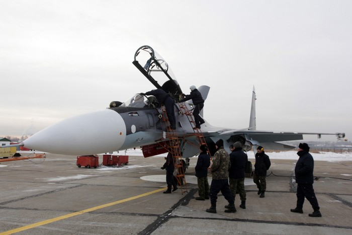 Trước đó vào tháng 3/2012, Bộ Quốc phòng Nga đã ký hợp đồng mua 30 máy bay tiêm kích Su-30SM.