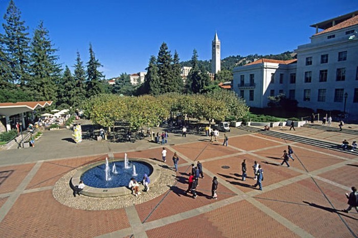 Trường Luật của California, Berkeley còn được biết đến với tên gọi Trường Luật Berkely hay Boalt Hall. Đây là một trong các trường uy tín và có mức độ cạnh tranh hàng đầu tại Mỹ. Cựu sinh viên của trường ghi kỷ lục trong việc nắm giữ các vị trí trọng yếu trong chính phủ Mỹ và có khả năng đặc biệt trong các phiên tòa giả định tại trường đại học, nơi họ thử sức mình chống lại các thẩm phán thực sự.