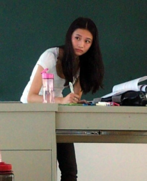 Bức ảnh của cô giáo Lin được đăng tải trên mạng Internet.