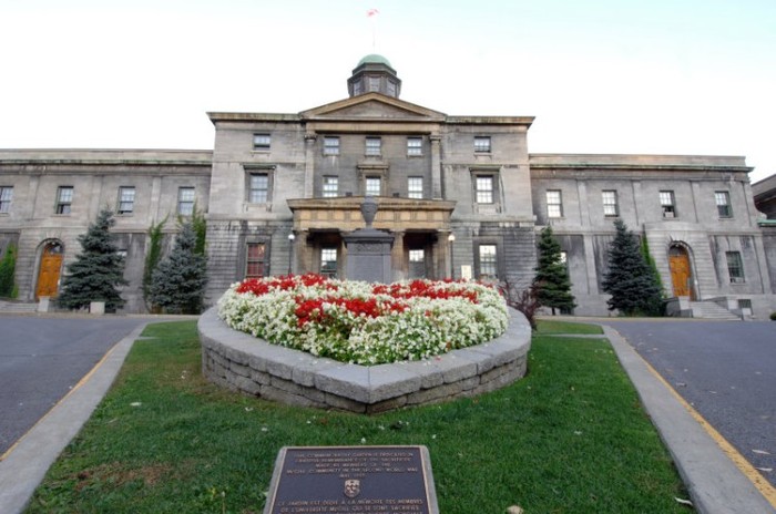 Năm 2011, McGill được xếp hạng các trường đại học tốt nhất ở Canada, trường đại học công tốt nhất thứ hai ở Bắc Mỹ, xếp hạng thứ 28 trên thế giới theo Giáo dục Times Higher World University Rankings.