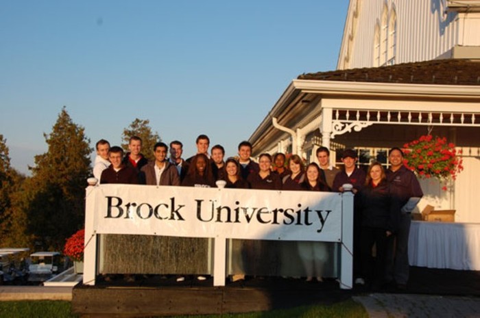 7. Trường đại học Brock thành lập năm 1964 chào đón hơn 17.000 sinh viên đến từ hơn 80 quốc gia trên thế giới. Trường là một trong những trường dẫn đầu về chất lượng đào tạo các chương trình đại học và các chương trình học thuật.