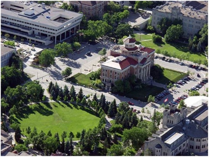 8. Trường Đại học Manitoba thành lập năm 1877, là trường đại học công lập đầu tiên ở miền Tây Canada và là học viện nghiên cứu chuyên sâu lớn nhất của thành phố Winnipeg.