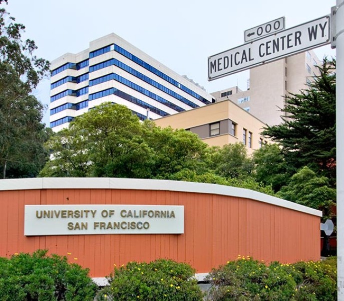31. The University of California, San Francisco (UCSF) Đại học bang San Francisco là một bộ phận của hệ thống đại học bang California và nằm ở gần hồ Merced. Trường này có gần 30.000 sinh viên và awards undergraduate và thạc sỹ với hơn 100 chuyên ngành.