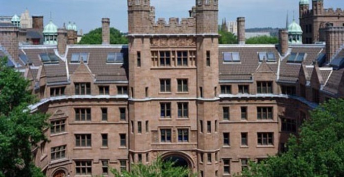 Viện Đại học Yale là một viện đại học tư thục ở New Haven, Connecticut được thành lập vào năm 1701 dưới tên Collegiate School. Yale là viện đại học lâu đời thứ ba của Hoa Kỳ và là một thành viên của Ivy League. Yale cũng là viện đại học đầu tiên ở Hoa Kỳ cấp bằng tiến sỹ vào năm 1861.