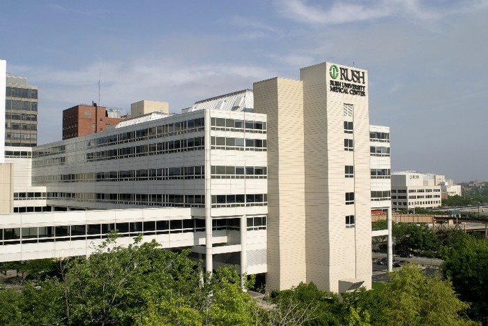 7. Rush University Medical College Thứ hạng trên BXH các trường y tốt nhất nước Mỹ: 70 Số thí sinh ứng tuyển: 6.488 Số thí sinh trúng tuyển: 246 Tỉ lệ thí sinh được nhận: 3,8%