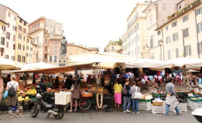 Ngôi chợ trời ở Italy
