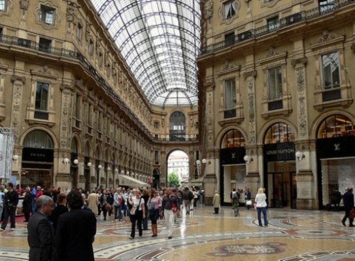 Khu trung tâm mua sắm ở Milan