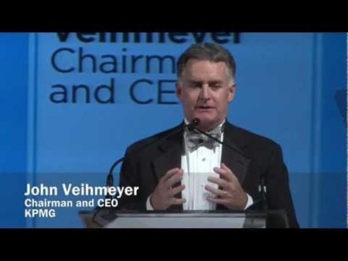 John Veihmeyer - Chủ tịch kiêm GĐĐH của KPMG LLP - một trong bốn công ty hàng đầu thế giới về cung cấp dịch vụ nghề nghiệp và kiểm toán