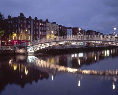 Dublin là thành phố lớn nhất và là thủ đô của Cộng hòa Ireland. Dublin được thành lập thành một khu định cư của người Viking, và trở thành thủ đô của Ireland từ thời trung cổ.