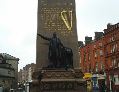 Đài tưởng niệm Charles Stewart Parnell tại phố O’Connell, Dublin
