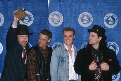 U2 nhận giải thưởng Grammy đầu tiên của mình với album The Joshua Tree vào năm 1988, và đã đạt được 22 giải kể từ đó, đã gắn U2 với Stevie Wonder là những nghệ sĩ đương thời đạt nhiều giải Grammy nhất. Giải thưởng của nhóm bao gồm Ban nhạc Rock hay nhất, Album của năm, Thu âm của năm, Bài hát của năm và Album Rock xuât sắc nhất.