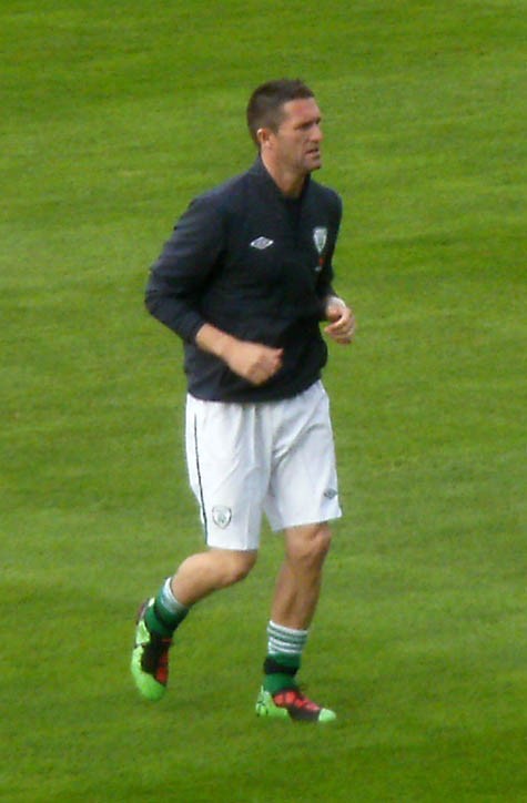 Robbie Keane đang khởi động chuẩn bị thi đấu cho tuyển Ireland