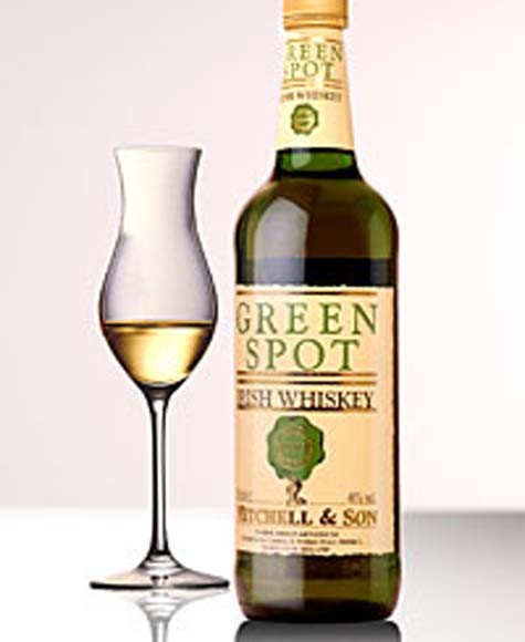 Green Spot là loại whisky đặc biệt của Ireland, được chưng cất bởi nhà máy Midleton tại thành phố Cork, và được sản xuất riêng cho hãng Mitchell & Con Dublin. Đây là một trong số ít loại rượu được chưng cất theo phương pháp cũ còn duy trì ở Ireland.