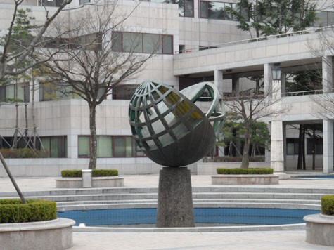 Trường đại học Postech được thành lập vào năm 1986 bởi Park Tae Joon. Ban đầu, tên đầy đủ của trường là Viện Khoa học và Công nghệ Pohang. Sau 12 năm phát triển, Postech luôn nằm trong top những trường đại học về khoa học công nghệ hàng đầu trên thế giới. Đây chắc chắn là môi trường học tập lí tưởng cho những ai “bồ kết” về lĩnh vực công nghệ đấy.