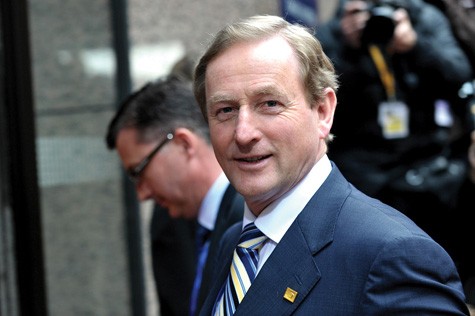 Thủ tướng Ireland Enda Kenny. Ông Kenny là lãnh đạo của đảng Fine Gael. Thủ tướng được Tổng thống bổ nhiệm theo đề cử của Hạ viện