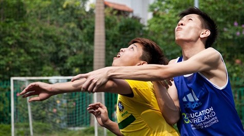 Đội U16 Hà Nội Academy (áo vàng)và Việt Úc Hà Nội