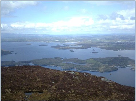 Lakes of Killarney nhìn từ Torc Mountain