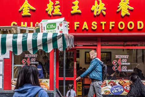 Một cửa hàng Trung Quốc bán đồ ăn nhanh