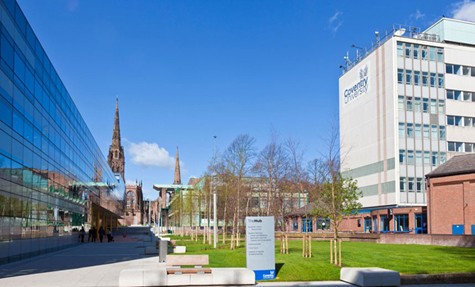 9 - Đại học Coventry Học phí 7.500 bảng/năm (254 triệu VND) Đại học Coventry được chính thức thành lập vào năm 1992, nhưng có nguồn gốc từ trường Đại học thiết kế Coventry (ra đời năm 1843). Giá thuê nhà tại trường này rất rẻ, chỉ vào khoảng 92 bảng Anh/tuần (3,1 triệu VND) cho một phòng 5 sinh viên.